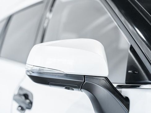 Used 2023 Toyota Highlander Limited image 13