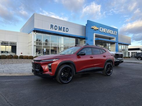 Certified 2024 Chevrolet Trax ACTIV w/ Driver Confidence Package image 1