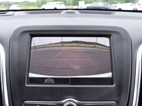 Used 2024 Chevrolet Equinox LT FWD image 17