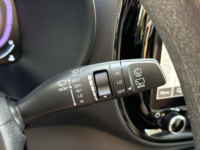 Used 2025 Kia Soul S FWD image 25