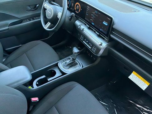 Used 2025 Hyundai Kona SEL FWD image 34