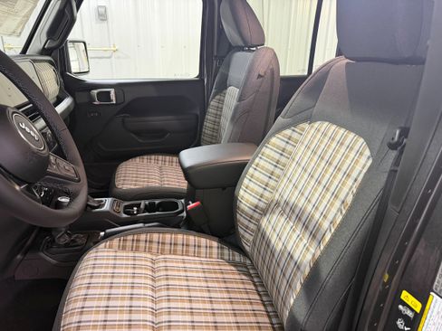 New 2026 Jeep Gladiator Sport AWD/4WD image 13