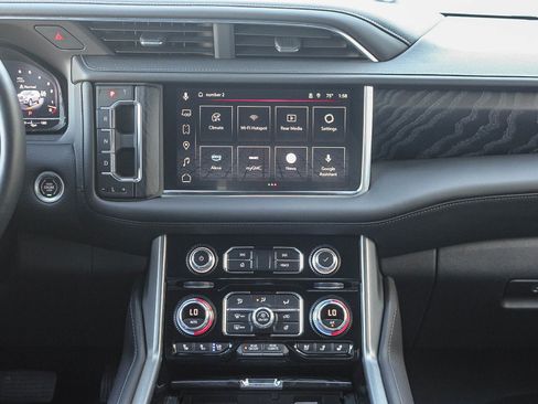 Used 2024 GMC Yukon Denali w/ Advanced Technology Package AWD/4WD image 14