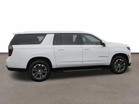 Used 2025 Chevrolet Suburban LS w/ Max Trailering Package AWD/4WD image 2