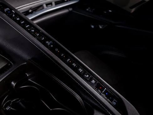 Used 2023 Chevrolet Corvette Stingray Preferred Conv w/ Z51 Performance Package RWD image 31