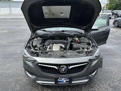 Used 2018 Buick Regal Essence w/ Driver Confidence Package #1 AWD/4WD image 19