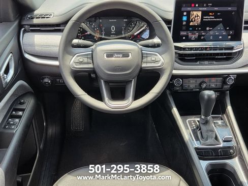 Used 2024 Jeep Compass Latitude AWD/4WD image 11