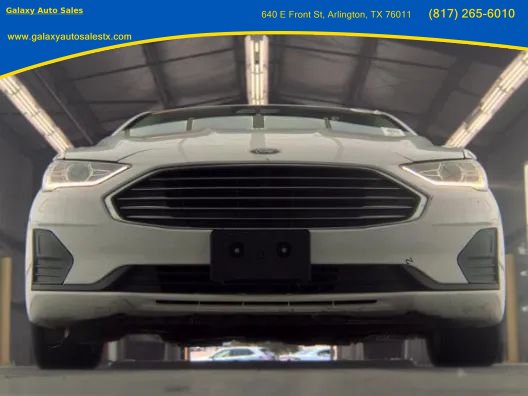 Used 2019 Ford Fusion SE FWD image 3