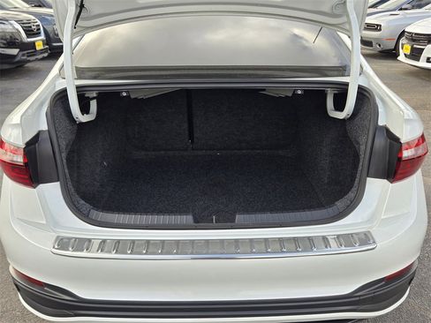 Used 2023 Volkswagen Jetta SE image 11