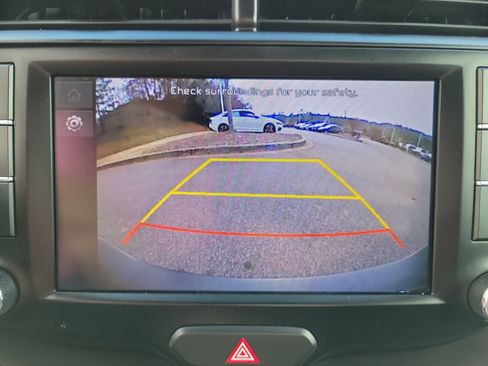 Used 2022 Kia Soul LX image 10