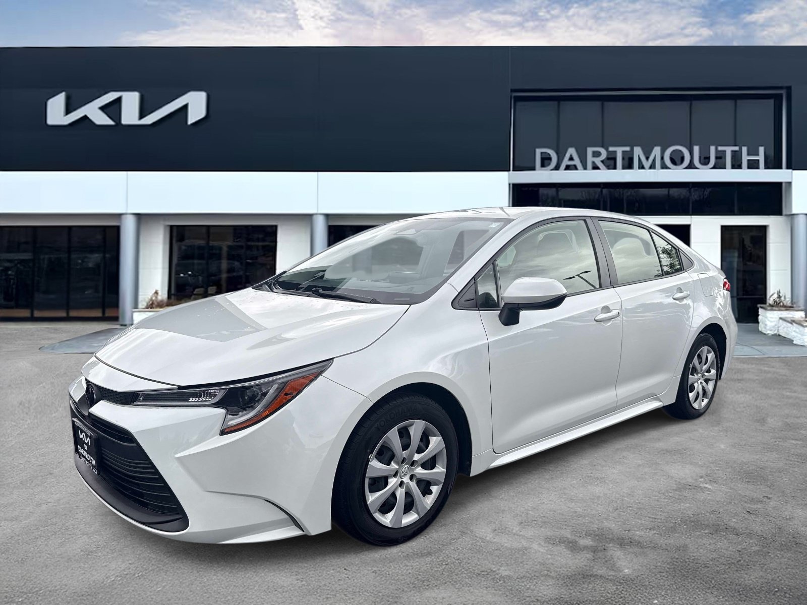 Used 2024 Toyota Corolla LE FWD image 1