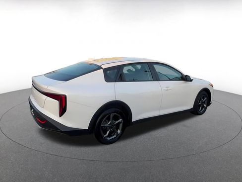 Used 2025 Kia K4 LXS image 14