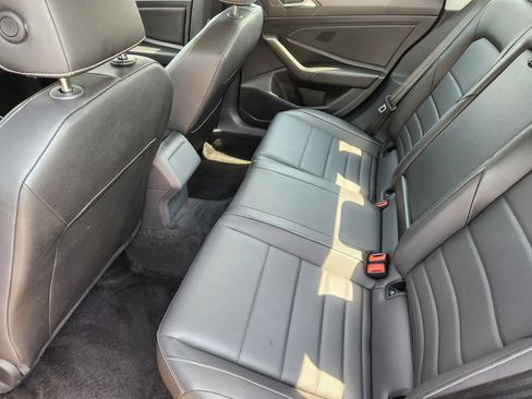 Used 2024 Volkswagen Jetta SE FWD image 30