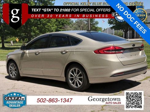 Used 2017 Ford Fusion SE w/ Fusion SE Technology Package FWD image 6