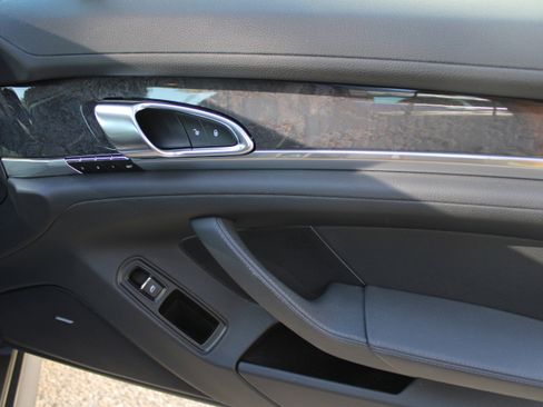 Used 2013 Porsche Panamera S image 35