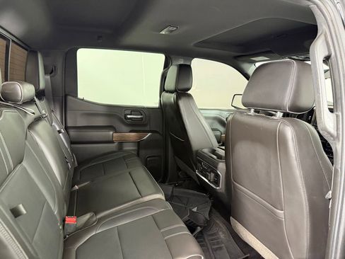 Used 2019 Chevrolet Silverado 1500 High Country w/ Technology Package AWD/4WD image 15