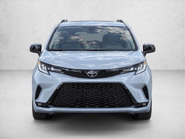 Used 2026 Toyota Sienna XSE AWD/4WD image 2