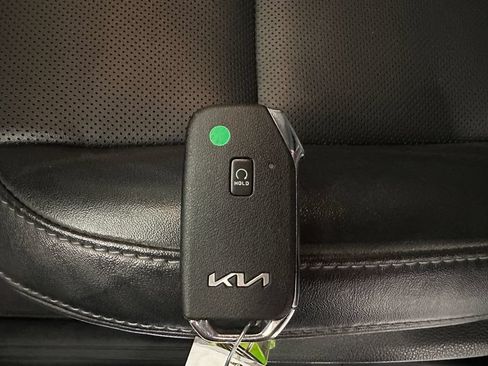 Used 2022 Kia Telluride LX AWD/4WD image 17