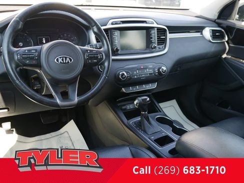 Used 2017 Kia Sorento FWD w/ LX Convenience Package image 40