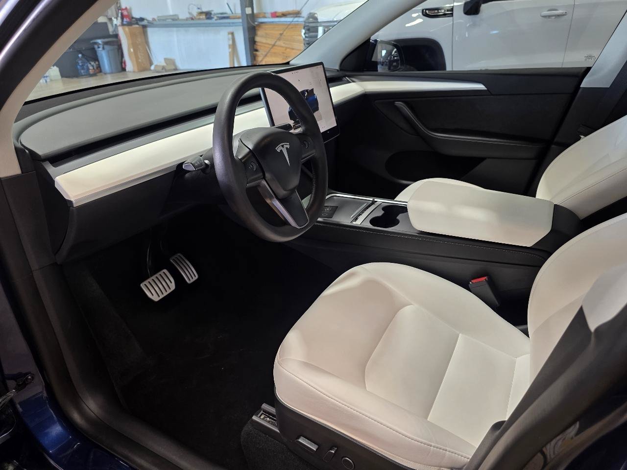 Used 2023 Tesla Model Y Performance AWD/4WD image 10