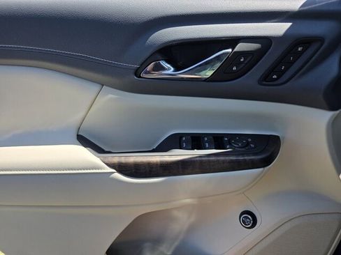 Certified 2023 GMC Acadia Denali w/ Denali Ultimate Package image 26