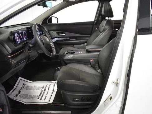 Used 2024 Nissan Ariya AWD image 11