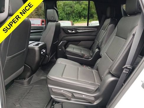 Used 2023 GMC Yukon Denali AWD/4WD image 13