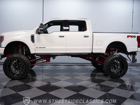 Used 2021 Ford F350 Platinum AWD/4WD image 2
