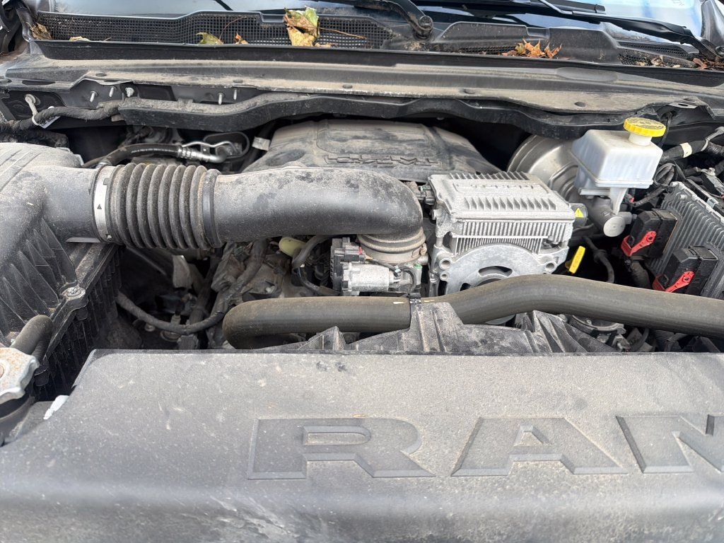 Used 2022 RAM 1500 Laramie AWD/4WD image 33