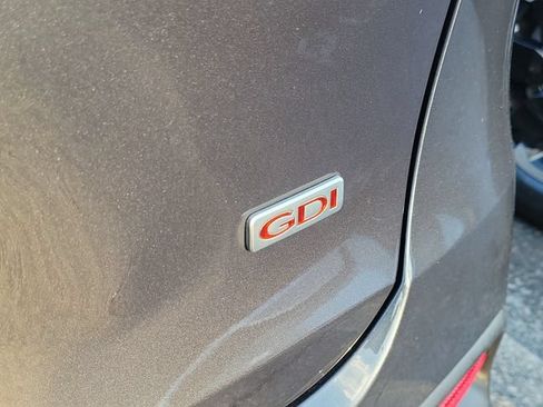 Used 2018 Kia Sorento FWD image 4