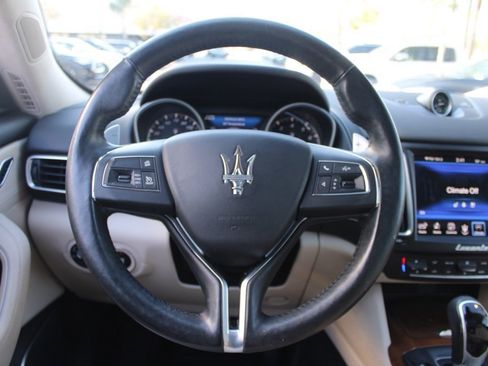 Used 2017 Maserati Levante S image 5