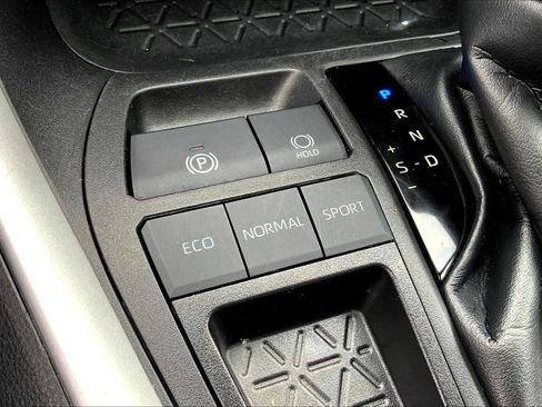 Used 2023 Toyota RAV4 XLE w/ Convenience Package FWD image 33