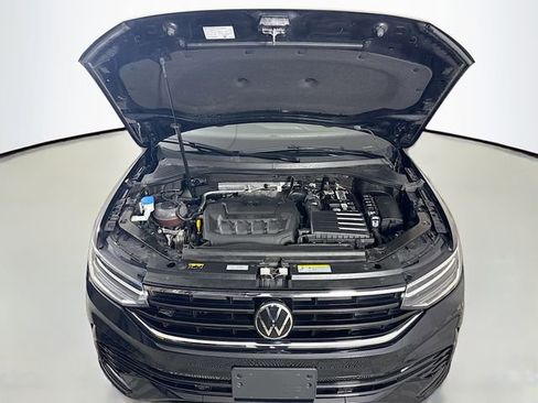 Used 2023 Volkswagen Tiguan SE R-Line image 28