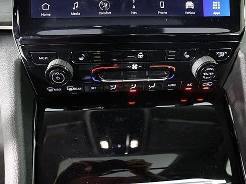 Used 2022 Jeep Grand Cherokee Limited 4xe image 35