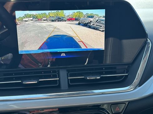 New 2026 Chevrolet Trax LT w/ Driver Confidence Package image 30