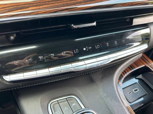 Used 2021 Cadillac Escalade Premium Luxury w/ Driver Assist Tech Package AWD/4WD image 35