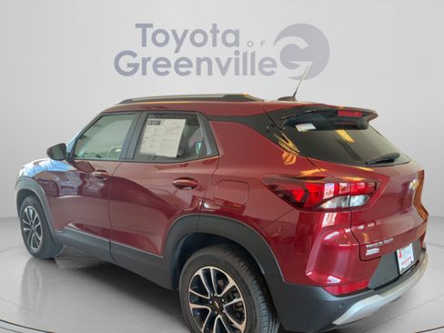 Used 2024 Chevrolet TrailBlazer LT w/ LT Cold Weather Package FWD image 4