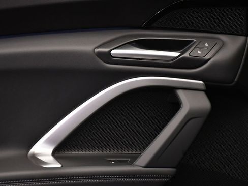 Used 2025 Audi Q5 Premium w/ Convenience Package image 40