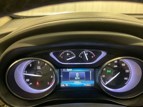 Used 2019 Buick Envision Essence AWD/4WD image 2