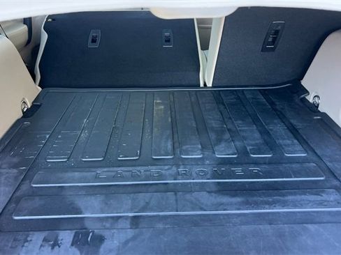 Used 2015 Land Rover LR2 HSE image 17