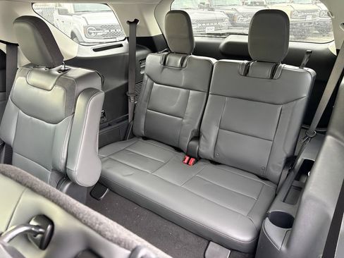 New 2026 Ford Explorer Active w/ Active Comfort Package image 6