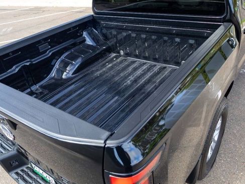 Used 2024 Nissan Frontier SV w/ Graphics Package image 12