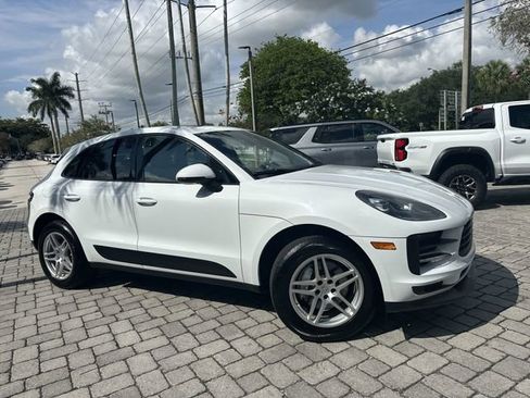 Used 2020 Porsche Macan AWD/4WD image 39
