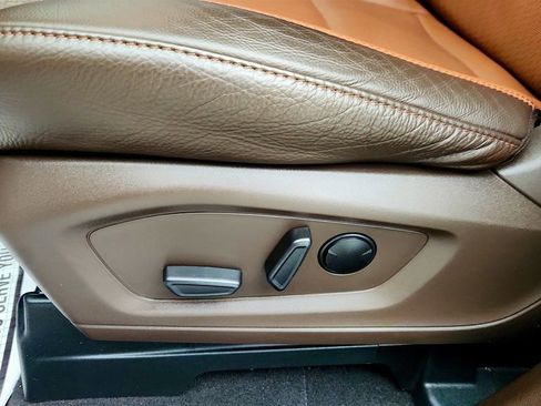 Used 2023 Ford Explorer King Ranch w/ Technology Package AWD/4WD image 12