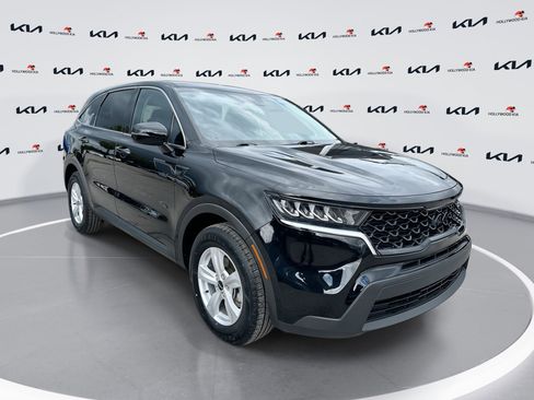 Used 2023 Kia Sorento LX FWD image 1