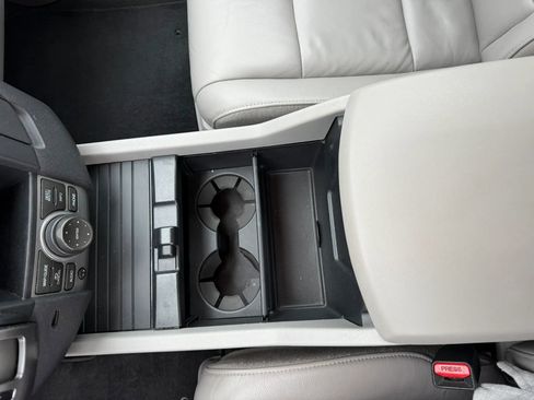 Used 2015 Honda Pilot Touring image 21