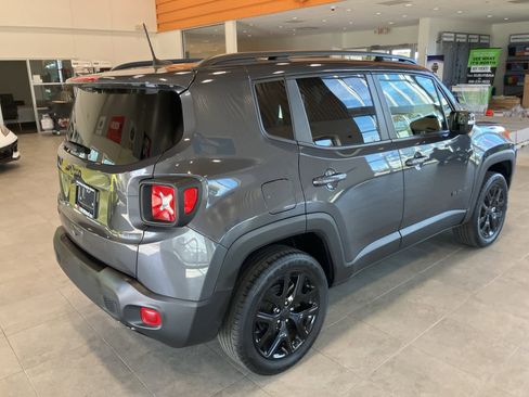 Used 2022 Jeep Renegade Altitude w/ Convenience Group image 5