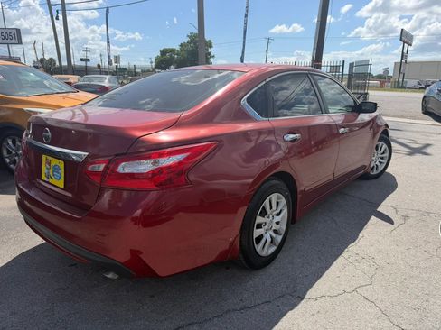 Used 2016 Nissan Altima 2.5 S w/ Power Driver Seat Package FWD image 4