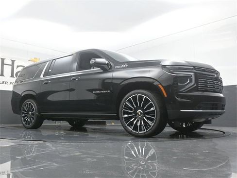 New 2026 Chevrolet Suburban High Country w/ LPO, Illumination Package image 2