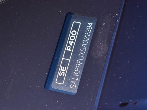 Certified 2025 Land Rover Range Rover SE image 31